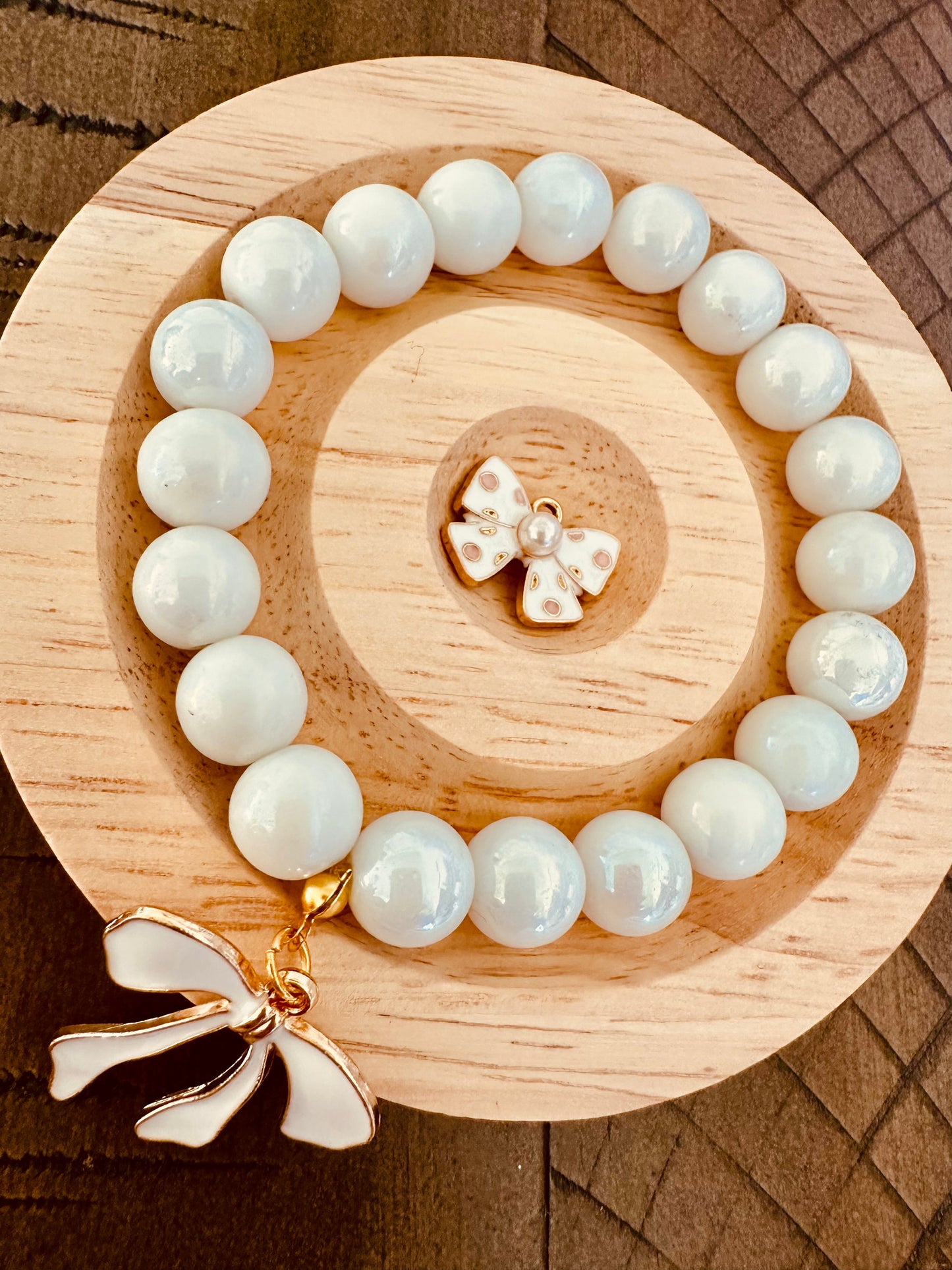 Amazing White Bow Bracelet